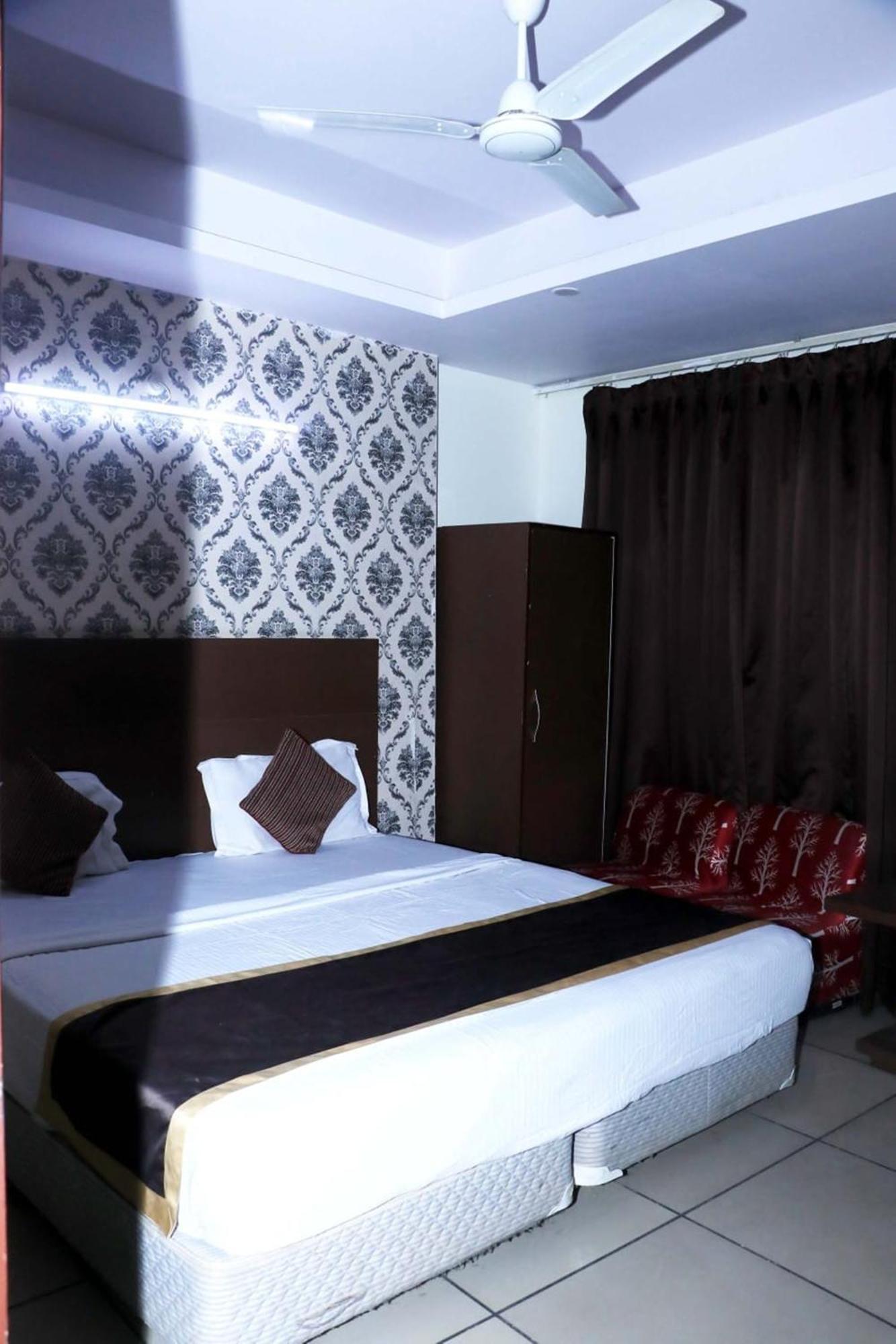 Airport Hotel Edge Home Stay New Delhi Ngoại thất bức ảnh