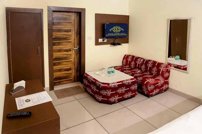Airport Hotel Edge Home Stay New Delhi Ngoại thất bức ảnh