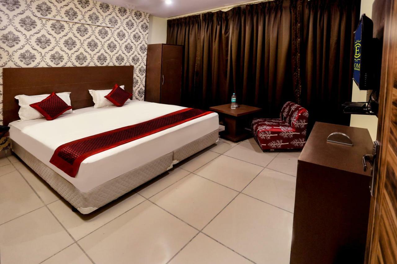 Airport Hotel Edge Home Stay New Delhi Ngoại thất bức ảnh