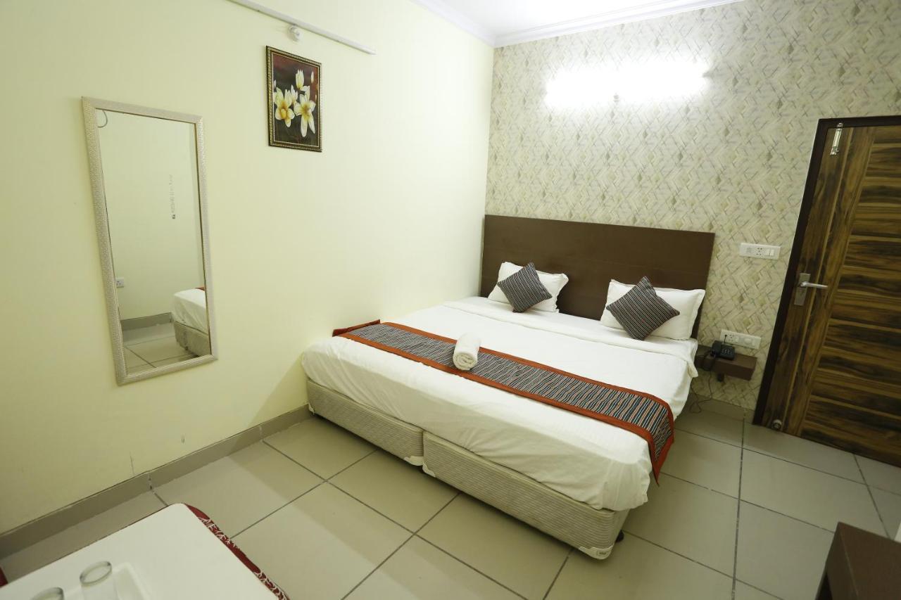 Airport Hotel Edge Home Stay New Delhi Ngoại thất bức ảnh